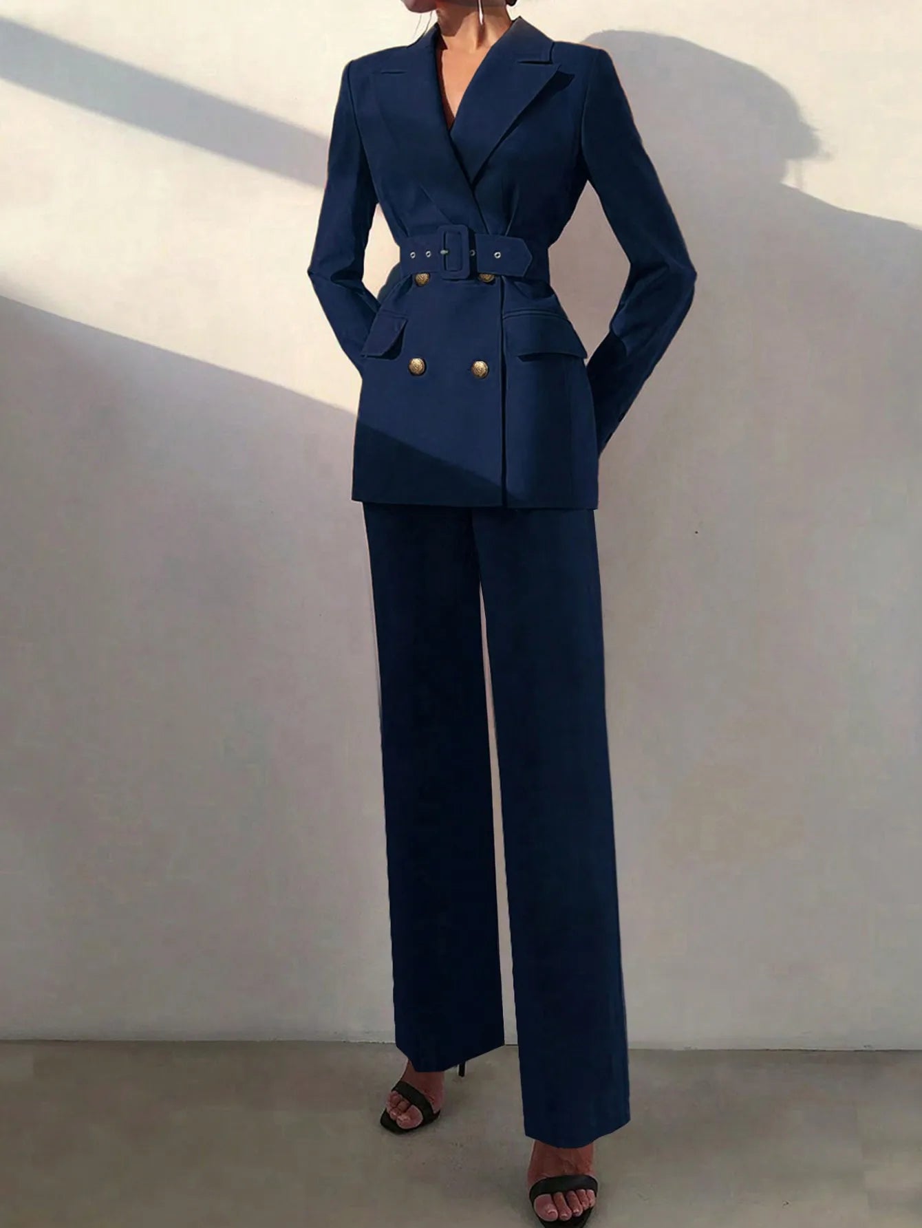 Elegante conjunto de dos piezas para mujer