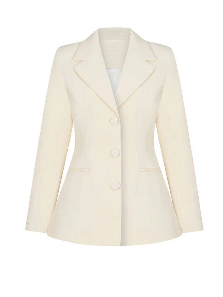 Traje de cuello alto en V