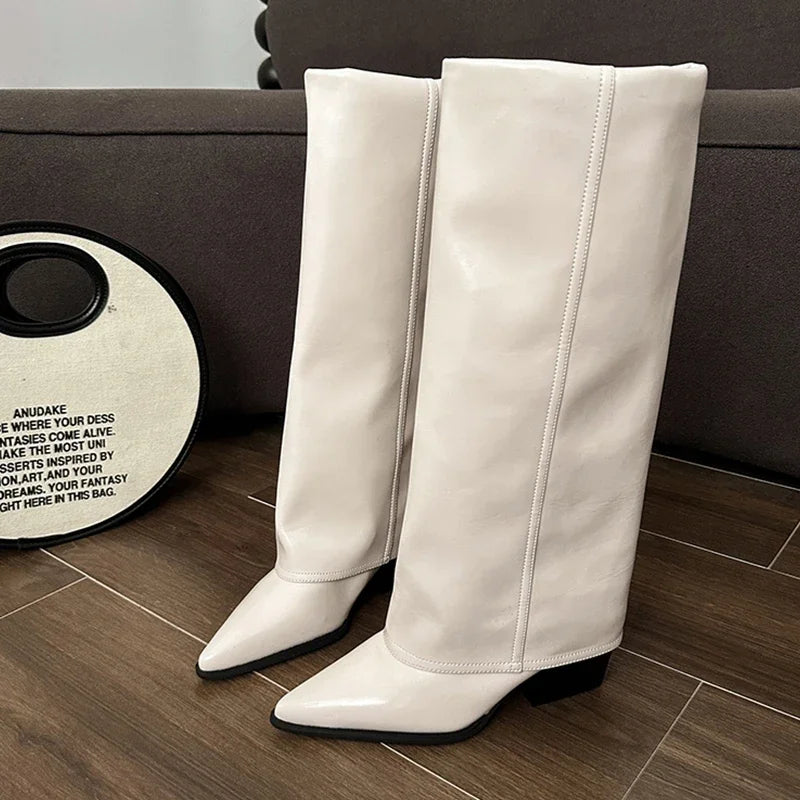 Botas altas de piel con tacón grueso