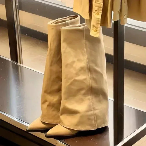 Botas altas de piel con tacón grueso