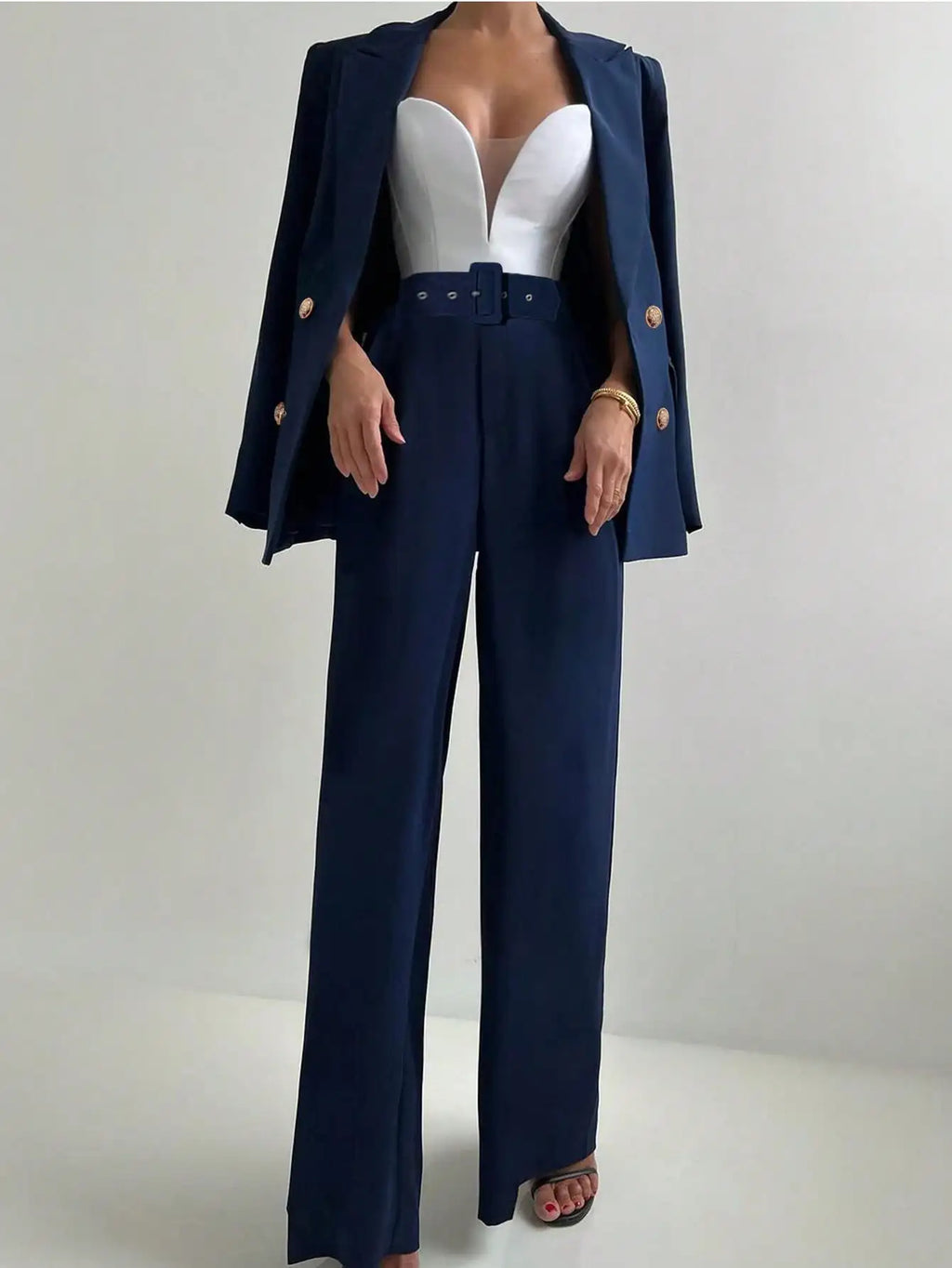 Elegante conjunto de dos piezas para mujer