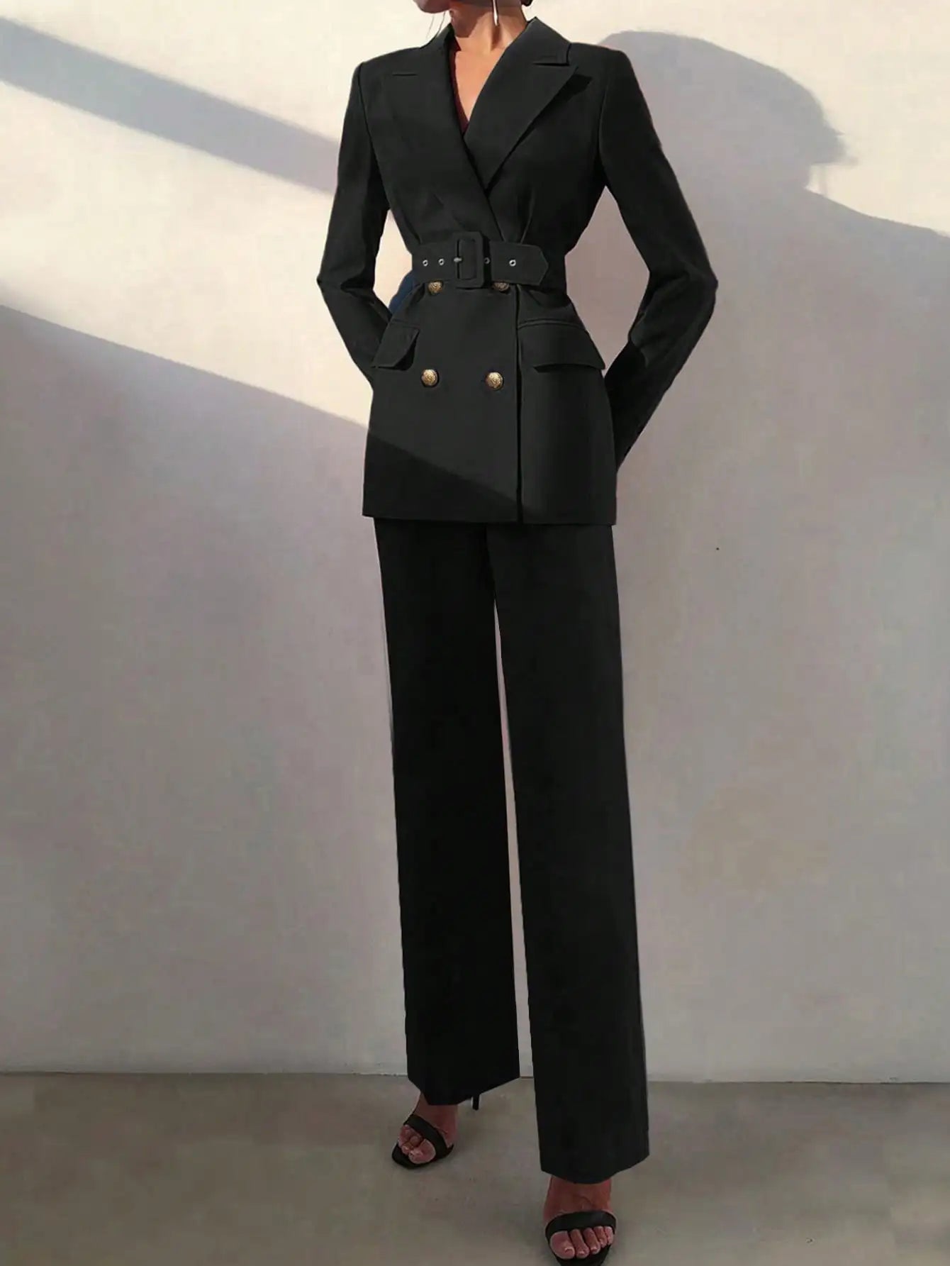Elegante conjunto de dos piezas para mujer