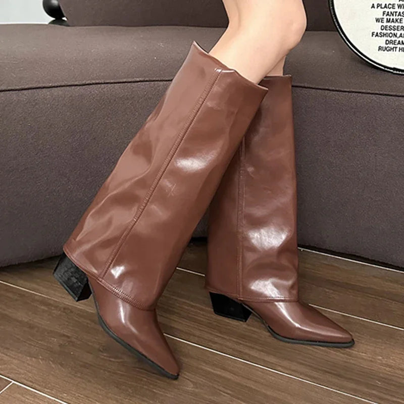 Botas altas de piel con tacón grueso