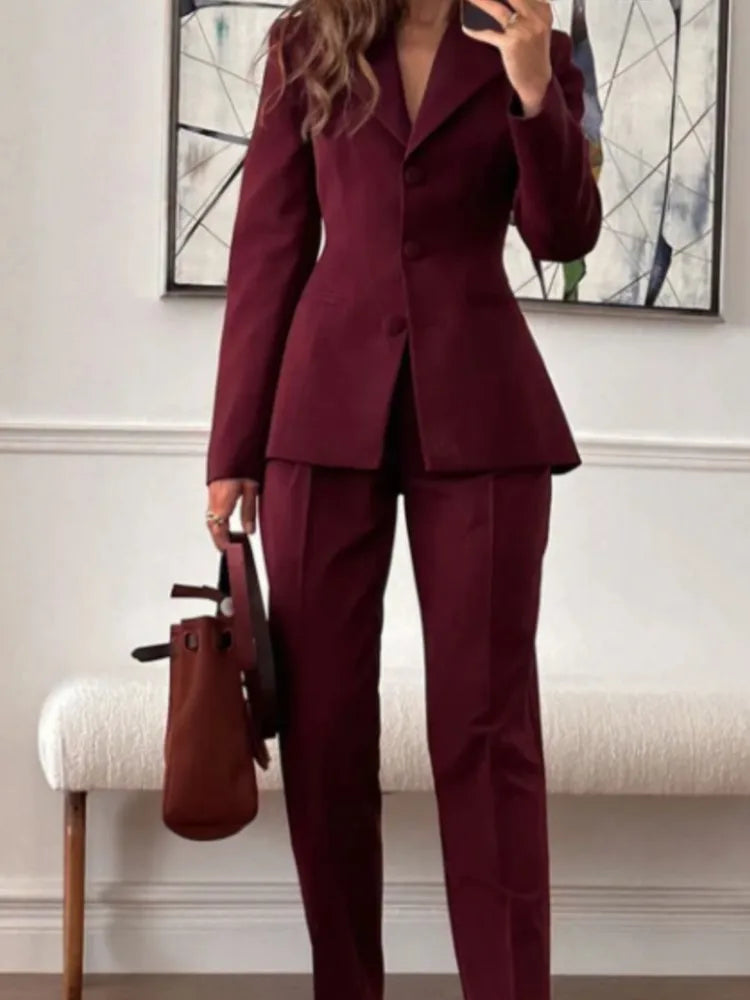 Traje de cuello alto en V