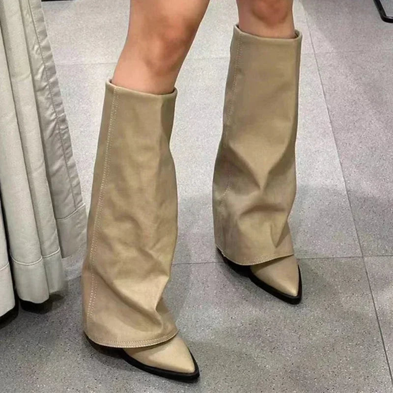 Botas altas de piel con tacón grueso