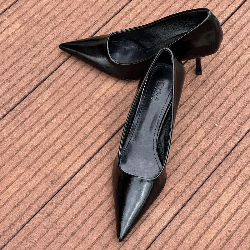 Sandalias clásicas de tacón con punta
